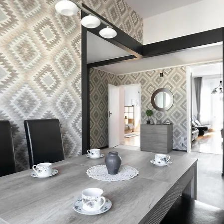 Large Next To Main Station - 85 M2 Apartment Krakau