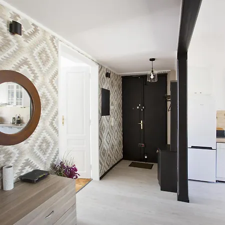 Large Next To Main Station - 85 M2 * Krakau