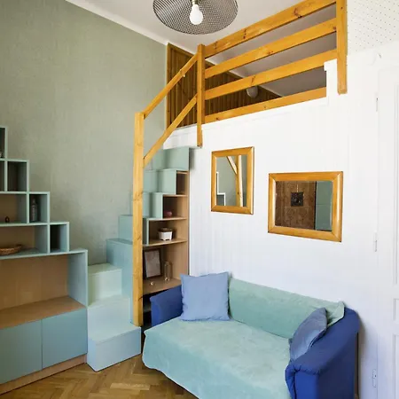 Large Next To Main Station - 85 M2 Apartment