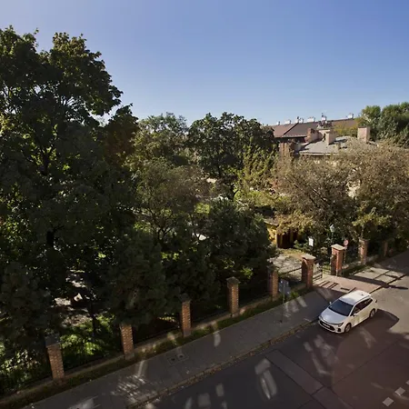 Apartment Large Next To Main Station - 85 M2