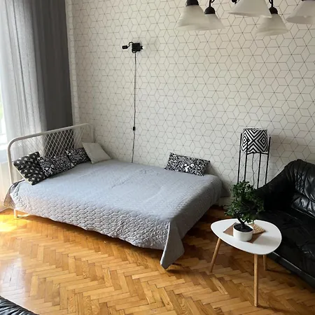 Apartment Large Next To Main Station - 85 M2