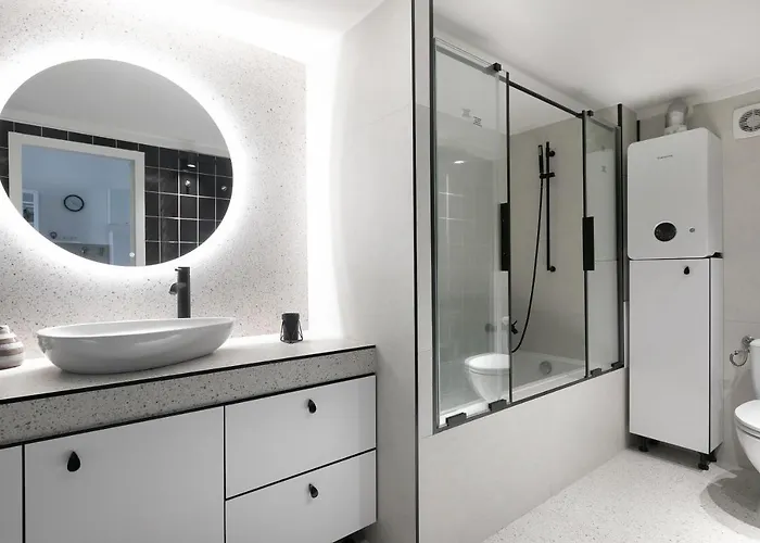 아파트 Large Next To Main Station - 85 M2 크라쿠프