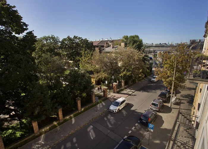 Large Next To Main Station - 85 M2 크라쿠프