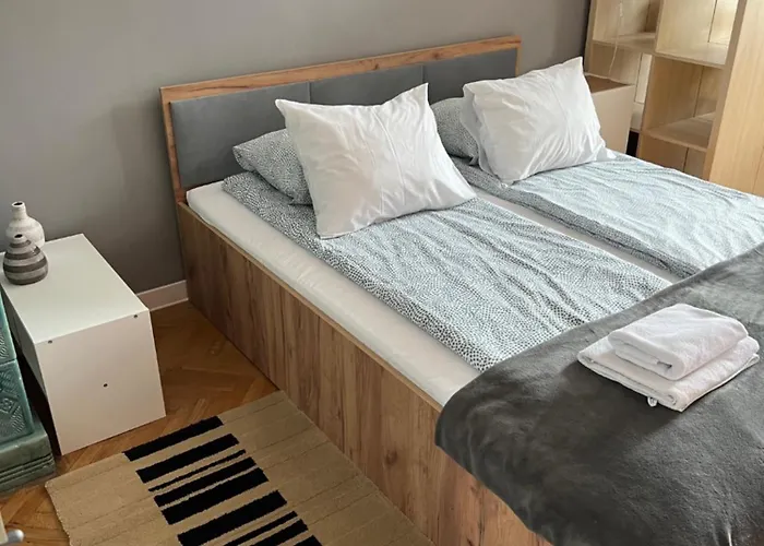 Large Next To Main Station - 85 M2 * 크라쿠프