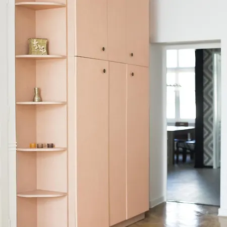 Large Next To Main Station - 85 M2