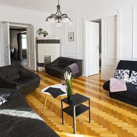 Large Next To Main Station - 85 M2 Appartement
