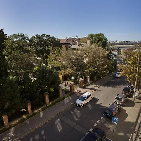 Large Next To Main Station - 85 M2 كراكوفيا