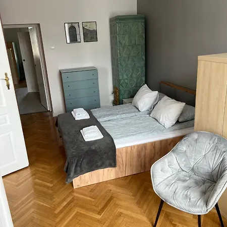 Large Next To Main Station - 85 M2 كراكوفيا